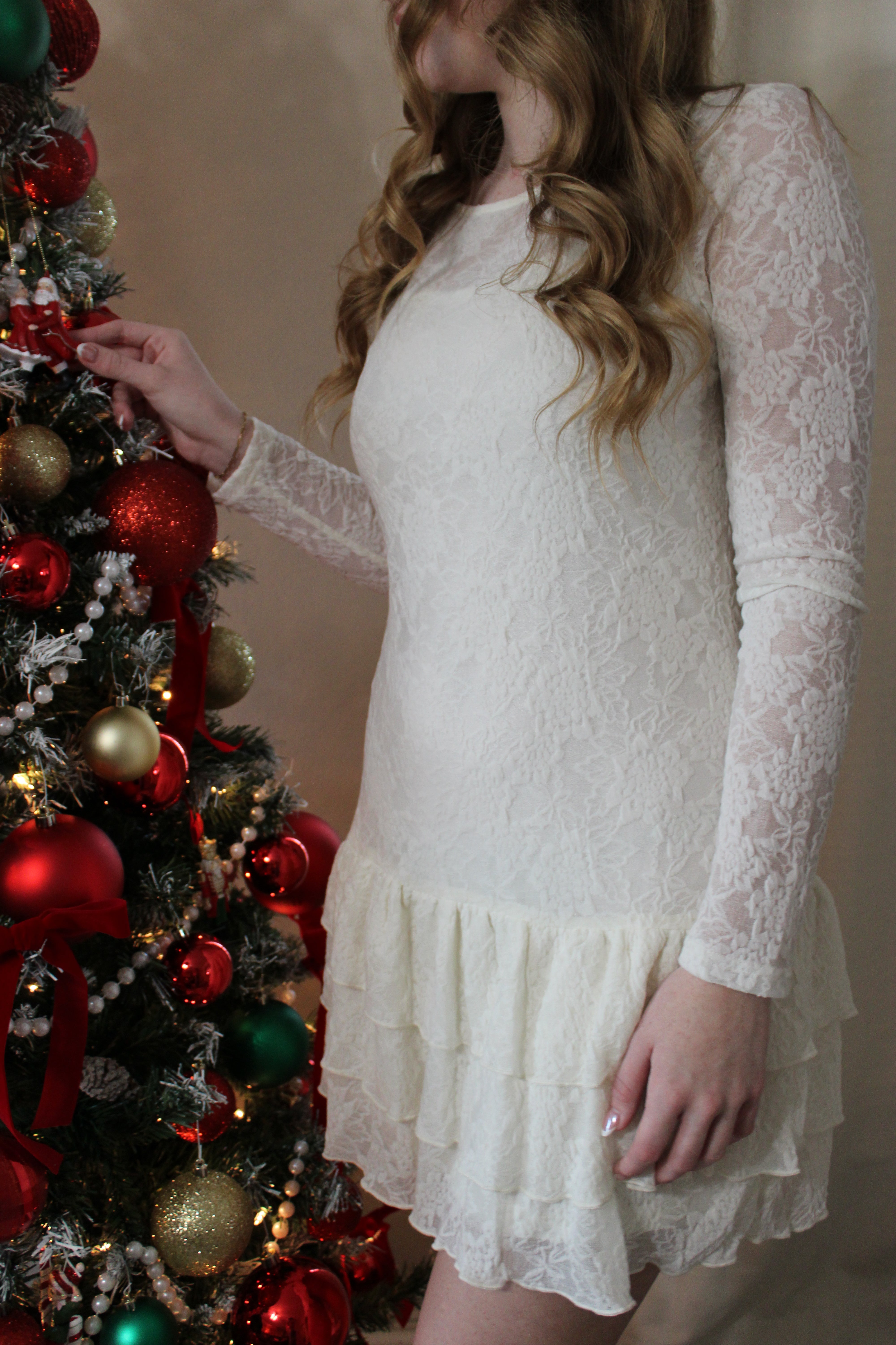 winter dress decorated lace Long Sleeve Lace Dress with Round Neck and Feather Decoration, Ankle-Length Polyester Ball Gown for Winter from Dhgate Basic & Casual Dresses